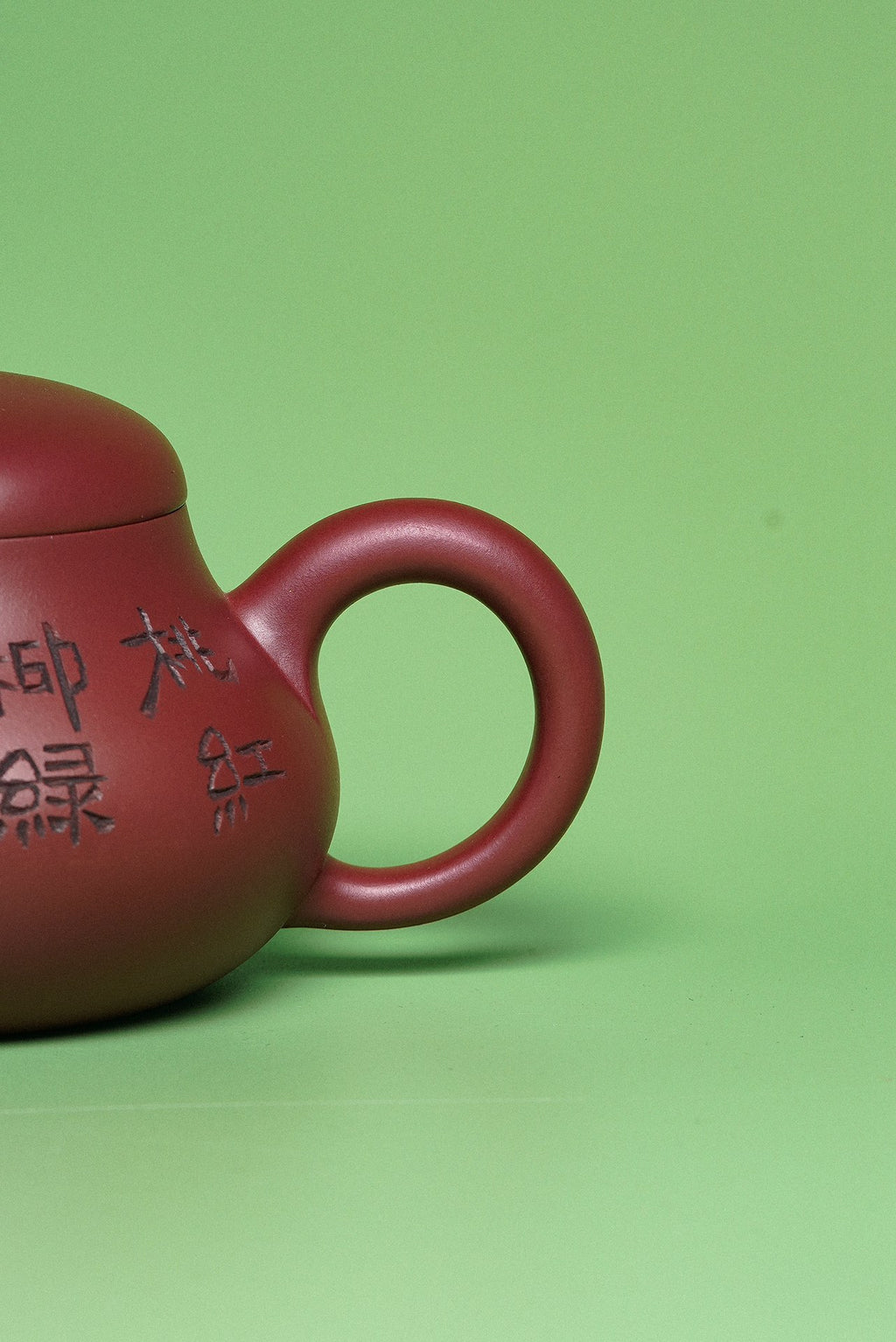 紫砂臻品·礼藏首选｜周建春大师扛鼎之作《君德壶》是收藏与礼赠皆宜的高端艺术品！ ——原矿优质龙血砂·260cc ——正高级工艺美术师·周建春·制