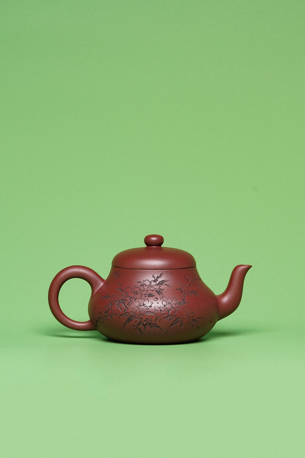 紫砂臻品·礼藏首选｜周建春大师扛鼎之作《君德壶》是收藏与礼赠皆宜的高端艺术品！ ——原矿优质龙血砂·260cc ——正高级工艺美术师·周建春·制