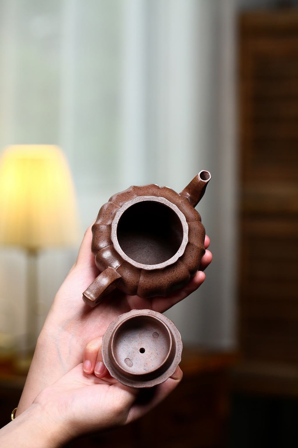 刘老师独家泥料、稀有天星泥《菱花宫灯》特高温烧制！ ——容量280cc 作者：刘惠萍（工艺美术师）