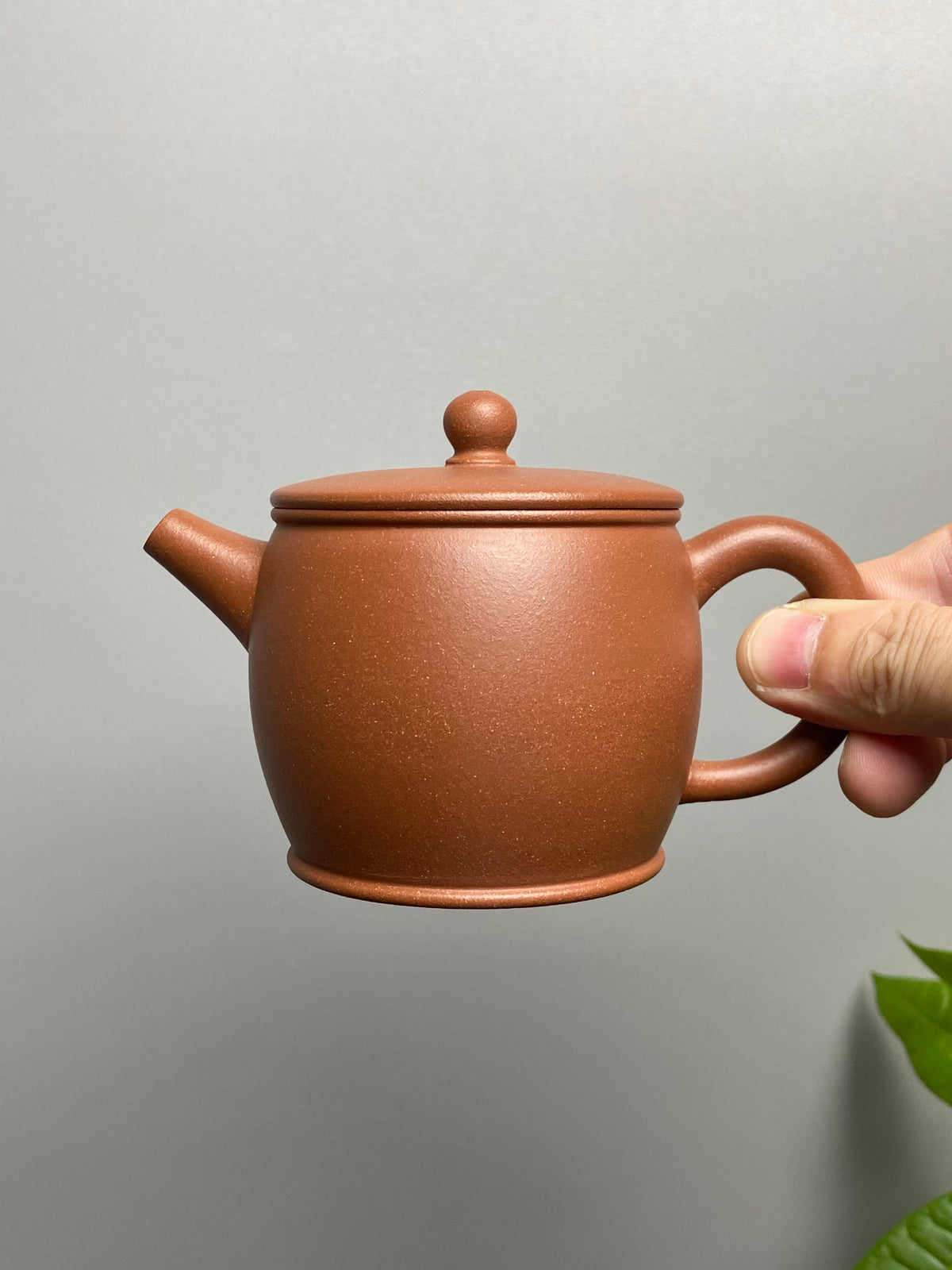 原鉱・良材・名工「漢瓦セット」　淹茶に最適な大口蓋の逸品👍🏻
——原鉱・高品質な降坡泥・220cc
——実力派陶芸家・周文賞 作
