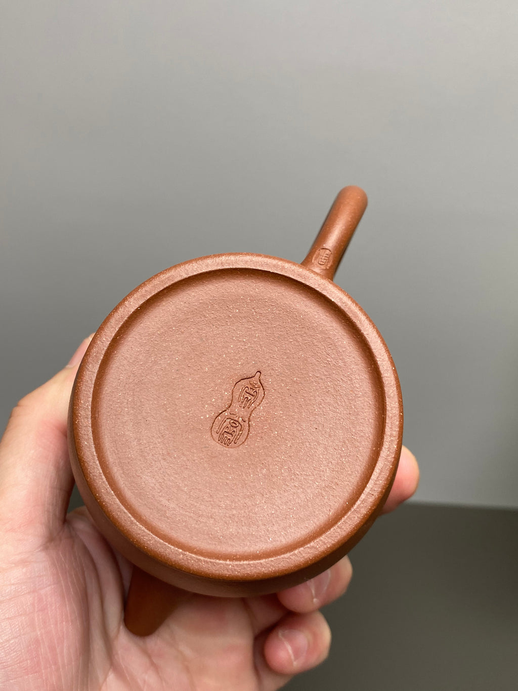 原鉱・良材・名工「漢瓦セット」　淹茶に最適な大口蓋の逸品👍🏻
——原鉱・高品質な降坡泥・220cc
——実力派陶芸家・周文賞 作