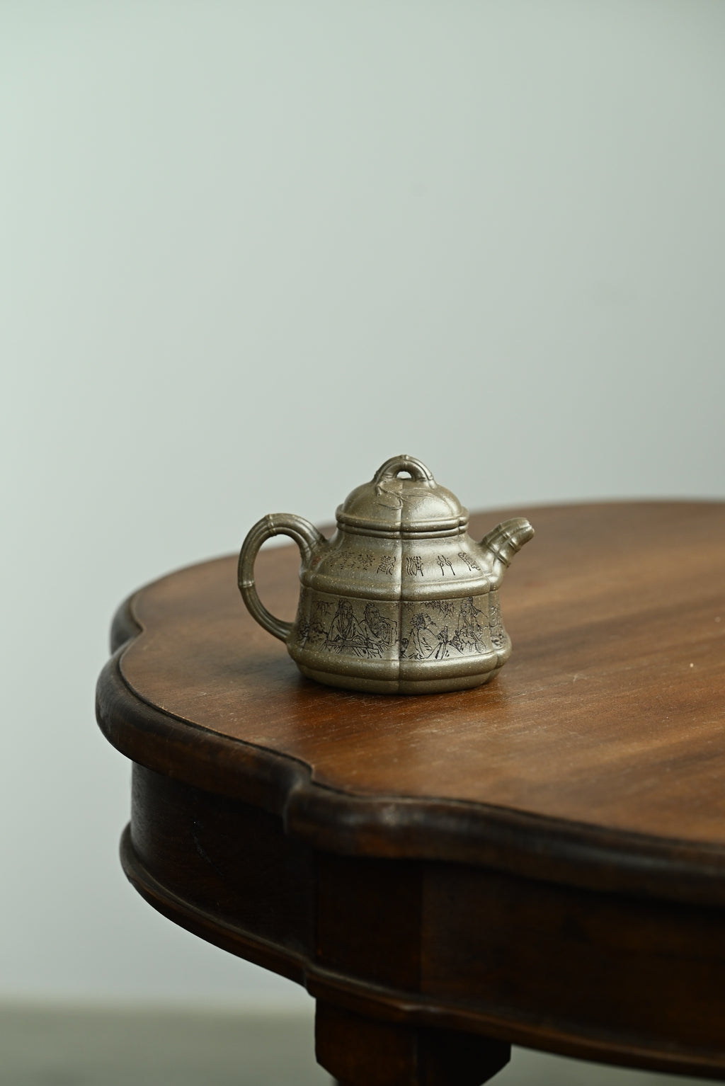 六瓣竹鼎·双工合制 /大拍陶手雷罡作品（师承范伟群），钱琦刻/容量230cc/家藏蟹壳青