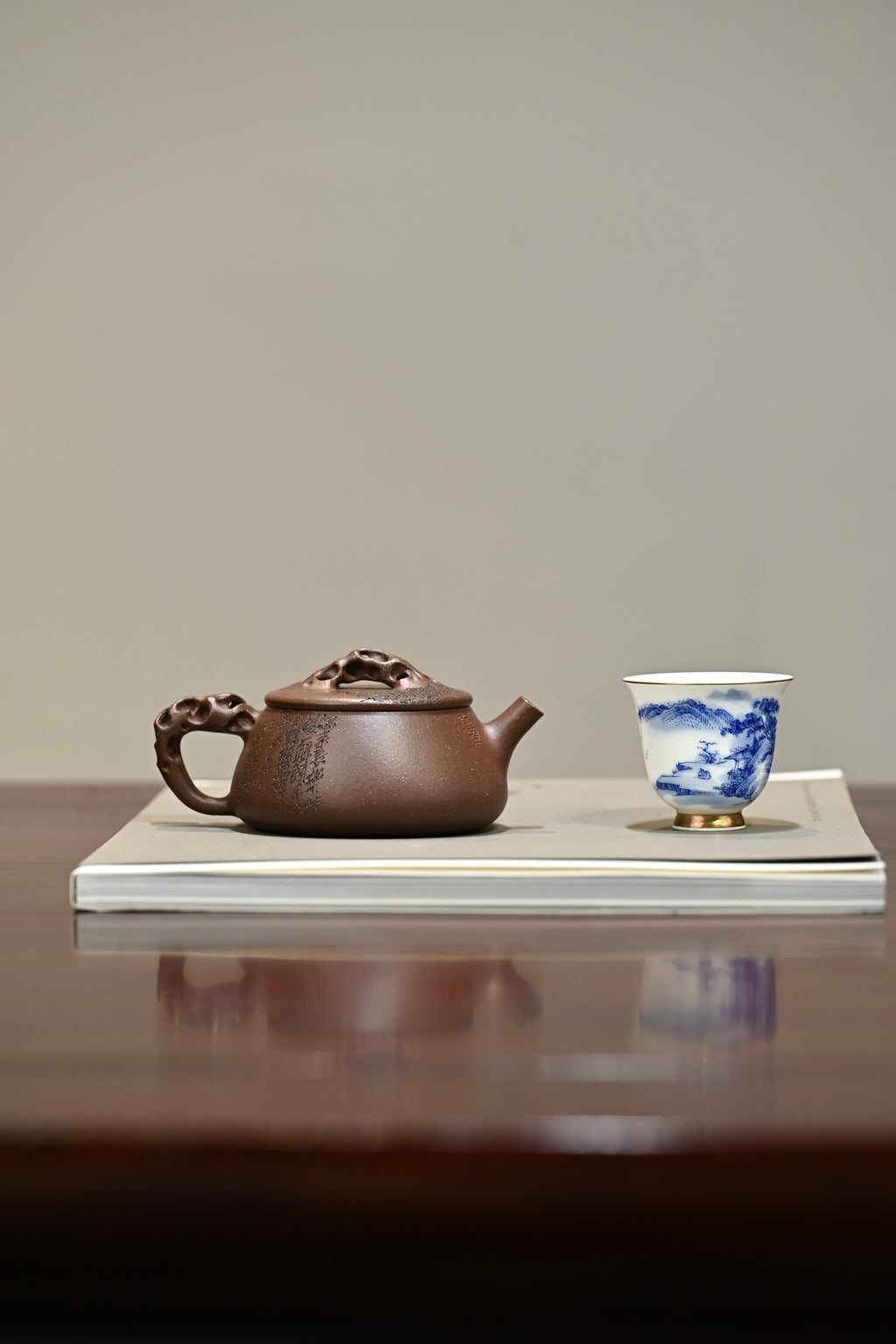 石瓢·太湖石·全手工/陶刻大赛金奖李建军作品 /容量190cc/原矿紫玉金砂 以‮典经‬石瓢为原型，将太湖石融入紫砂创作