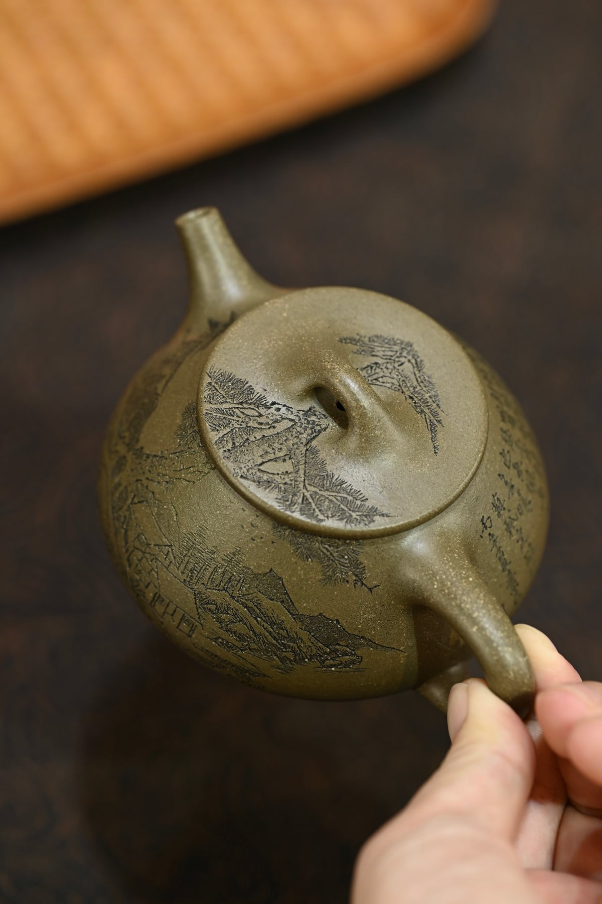 石瓢·山居清幽·全手工 /陶刻大赛金奖李建军作品  /容量150cc/原矿青段 器形具备深厚的古意，