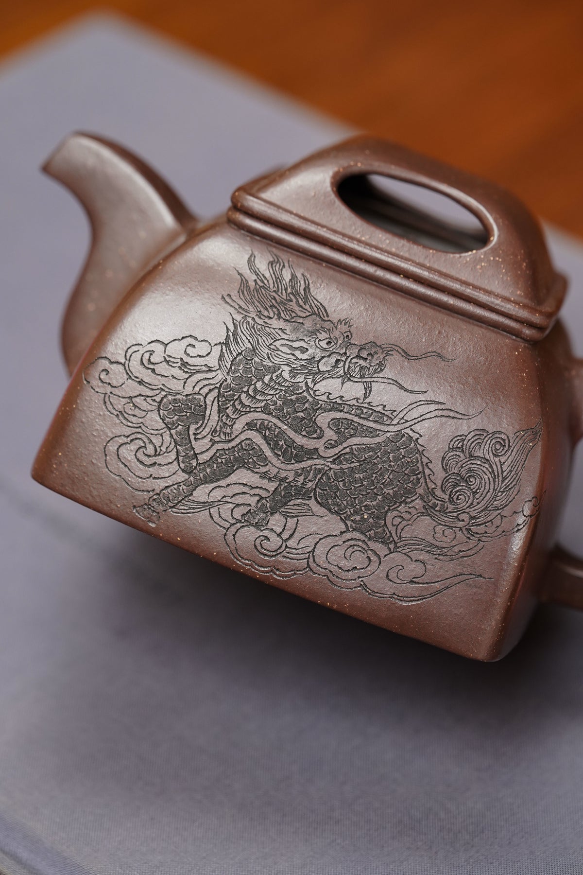 昌鸿紫砂 礼藏至尊｜双国大师李昌鸿臻品《四方牛盖壶》收藏送礼皆宜重器！  原矿优质紫泥调砂·350cc