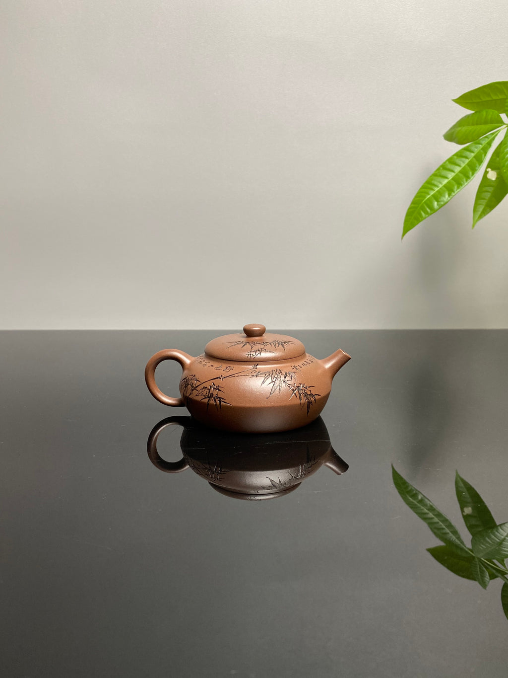 陈宏林大师传世巅峰臻品【虚怀壶】收藏送礼·双绝重器!&nbsp;  ——原矿优质老紫泥·120cc ——紫砂山水陶刻天花板·陈宏林亲工