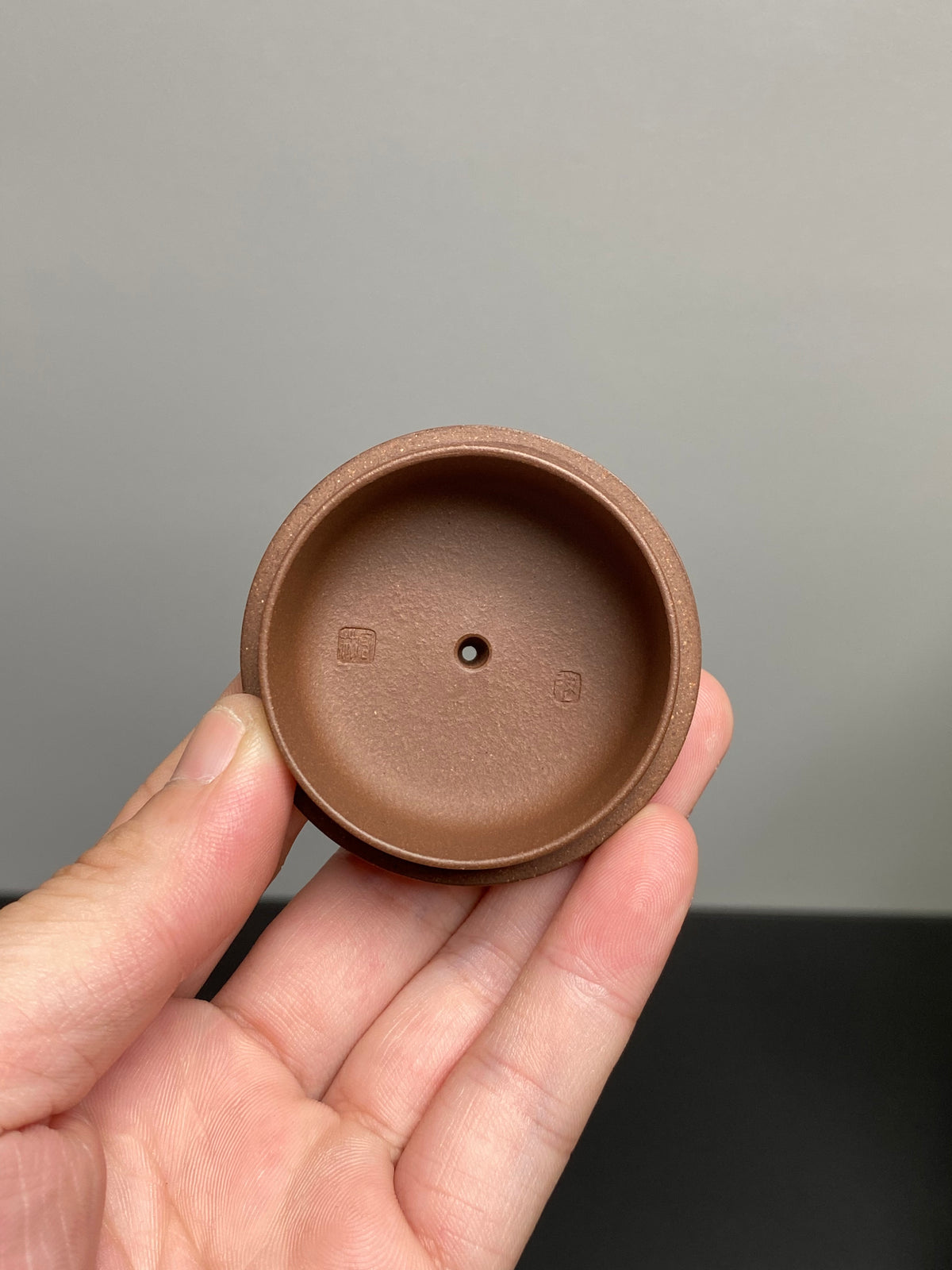 陈宏林大师传世巅峰臻品【虚怀壶】收藏送礼·双绝重器!&nbsp;  ——原矿优质老紫泥·120cc ——紫砂山水陶刻天花板·陈宏林亲工