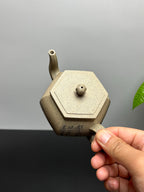 陈宏林大师传世巅峰臻品【六方宫灯壶】收藏送礼·双绝重器! ——原矿优质芝麻段·300cc ——紫砂山水陶刻天花板·陈宏林亲工