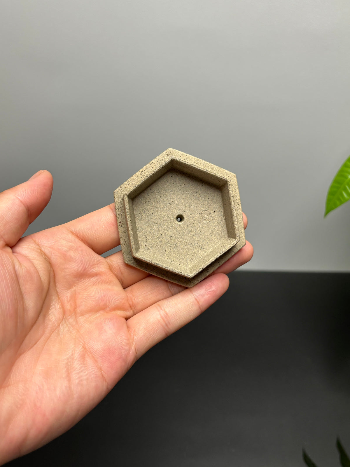 陈宏林大师传世巅峰臻品【六方宫灯壶】收藏送礼·双绝重器! ——原矿优质芝麻段·300cc ——紫砂山水陶刻天花板·陈宏林亲工