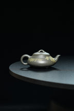 储立之大师传世典藏重器《三足矮石瓢》是礼藏双宜首选的高端艺术品！  ——原矿优质 雪花青·280cc ——江苏省工艺美术大师·储立之 之作
