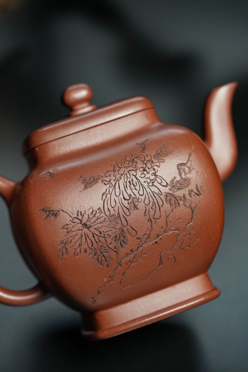 储立之大师传世典藏重器《四方华灯壶》是礼藏双宜首选的高端艺术品！  ——原矿优质 紫泥·400cc ——江苏省工艺美术大师·储立之 之作