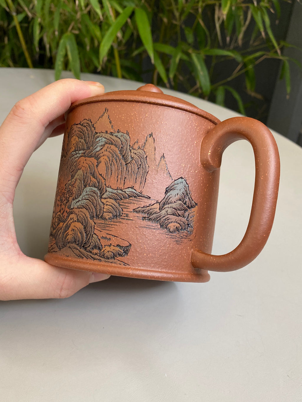 紫砂界彩刻山水第一人·李峰巅峰臻品《千里江山盖杯》礼藏双绝 传世重器！  ——原矿优质紫泥·500cc ——著名紫砂彩刻艺术家·李峰亲工