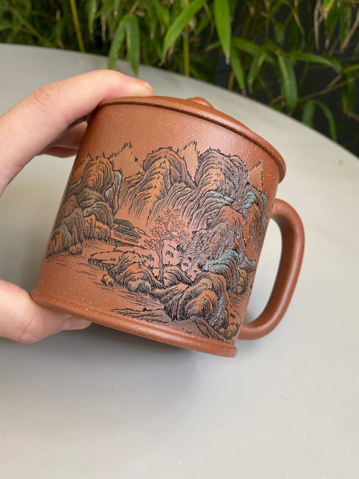 紫砂界彩刻山水第一人·李峰巅峰臻品《千里江山盖杯》礼藏双绝 传世重器！  ——原矿优质紫泥·500cc ——著名紫砂彩刻艺术家·李峰亲工