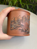 紫砂界彩刻山水第一人·李峰巅峰臻品《千里江山盖杯》礼藏双绝 传世重器！  ——原矿优质紫泥·500cc ——著名紫砂彩刻艺术家·李峰亲工