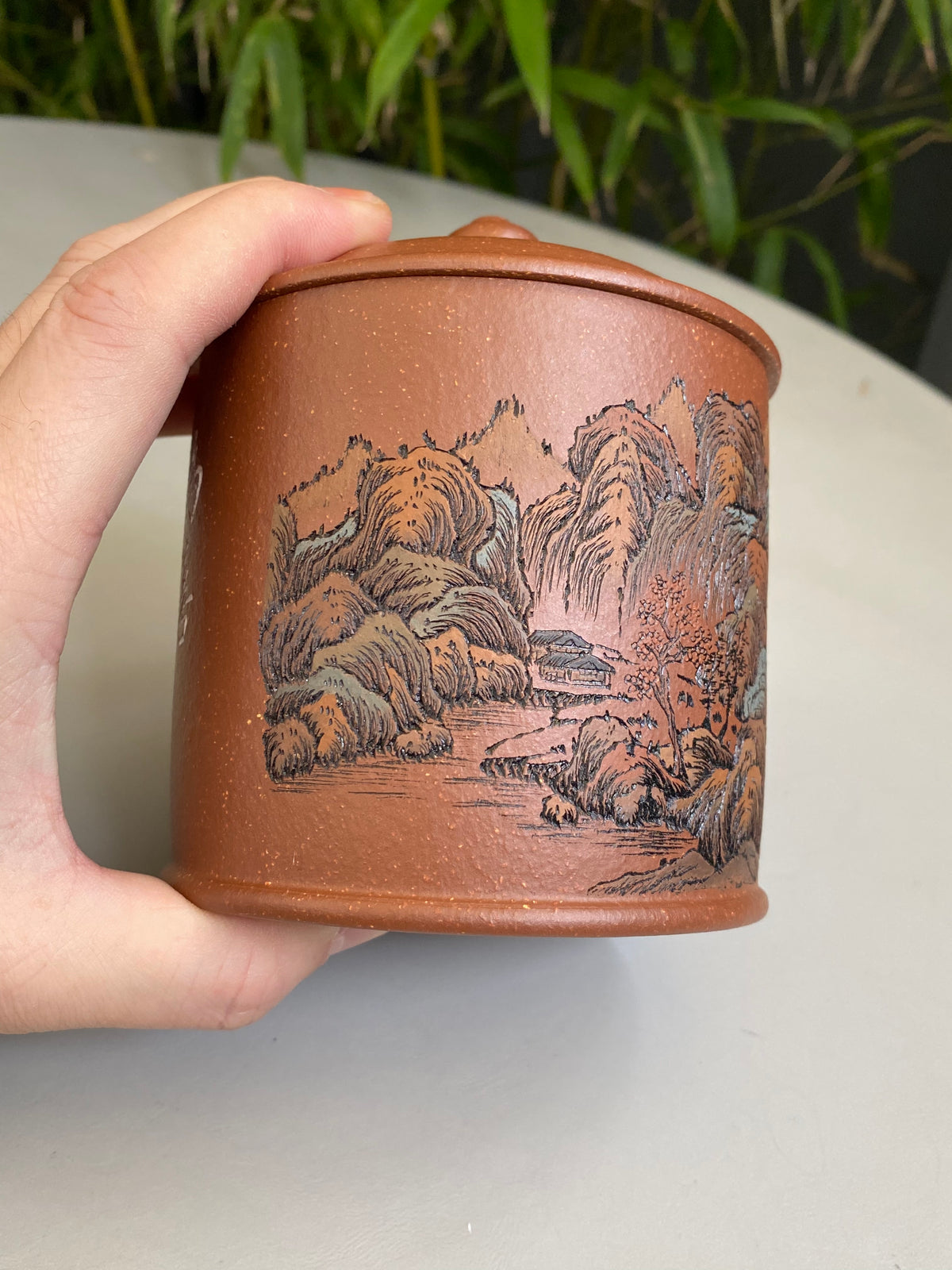 紫砂界彩刻山水第一人·李峰巅峰臻品《千里江山盖杯》礼藏双绝 传世重器！  ——原矿优质紫泥·500cc ——著名紫砂彩刻艺术家·李峰亲工