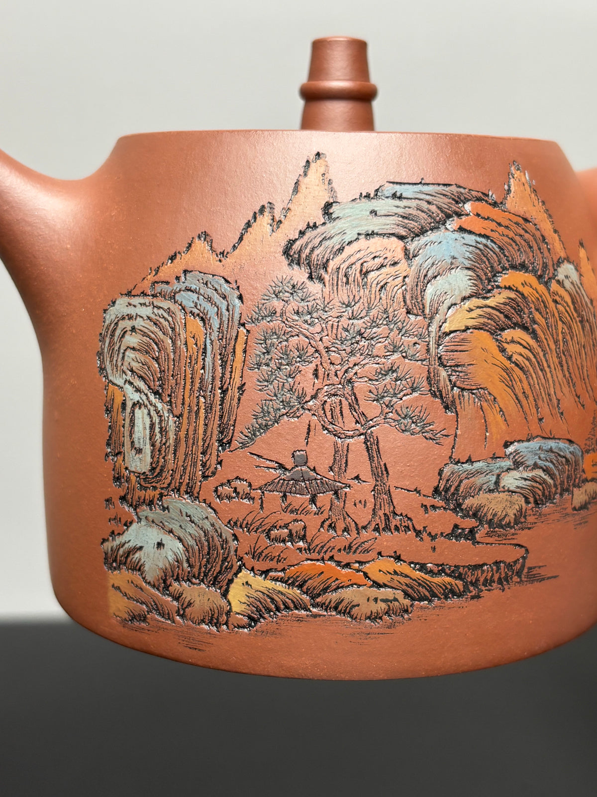 紫砂界彩刻山水第一人·李峰巅峰臻品《大汉铎壶》礼藏双绝 传世重器！  ——原矿优质底槽清·500cc ——著名紫砂彩刻艺术家·李峰亲工