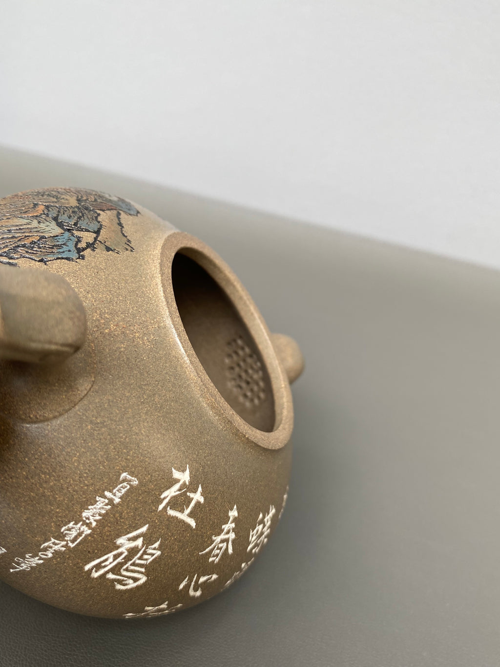 紫砂界彩刻山水标杆·李峰臻品《玉龙壶》礼藏双绝 传世重器！  ——原矿优质青段·320cc ——著名紫砂彩刻艺术家·李峰亲工