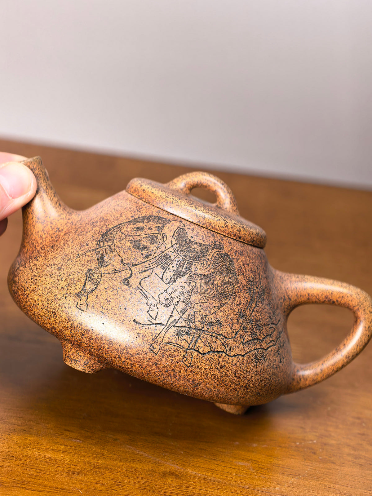 范泽锋高徒·邱爽紫砂潜力重器《子冶石瓢》是您礼藏皆宜的高端艺术品👍  ——原矿优质龙骨金砂·380cc