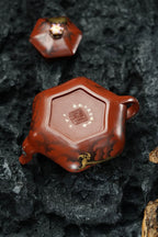 紫砂界80后方器标杆·耿浩巅峰臻品《闲者六方壶》礼藏传世，未来可期！（黄金墨龙）甄选原矿优质大红袍·200cc