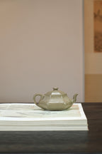 紫砂界80后方器标杆·耿浩巅峰臻品《闲者六方壶》礼藏传世，未来可期！甄选原矿优质松花青段·260cc