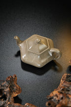 紫砂界80后方器标杆·耿浩巅峰臻品《闲者六方壶》礼藏传世，未来可期！甄选原矿优质松花青段·260cc