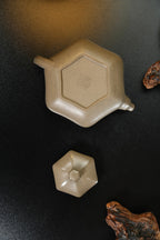紫砂界80后方器标杆·耿浩巅峰臻品《闲者六方壶》礼藏传世，未来可期！甄选原矿优质松花青段·260cc