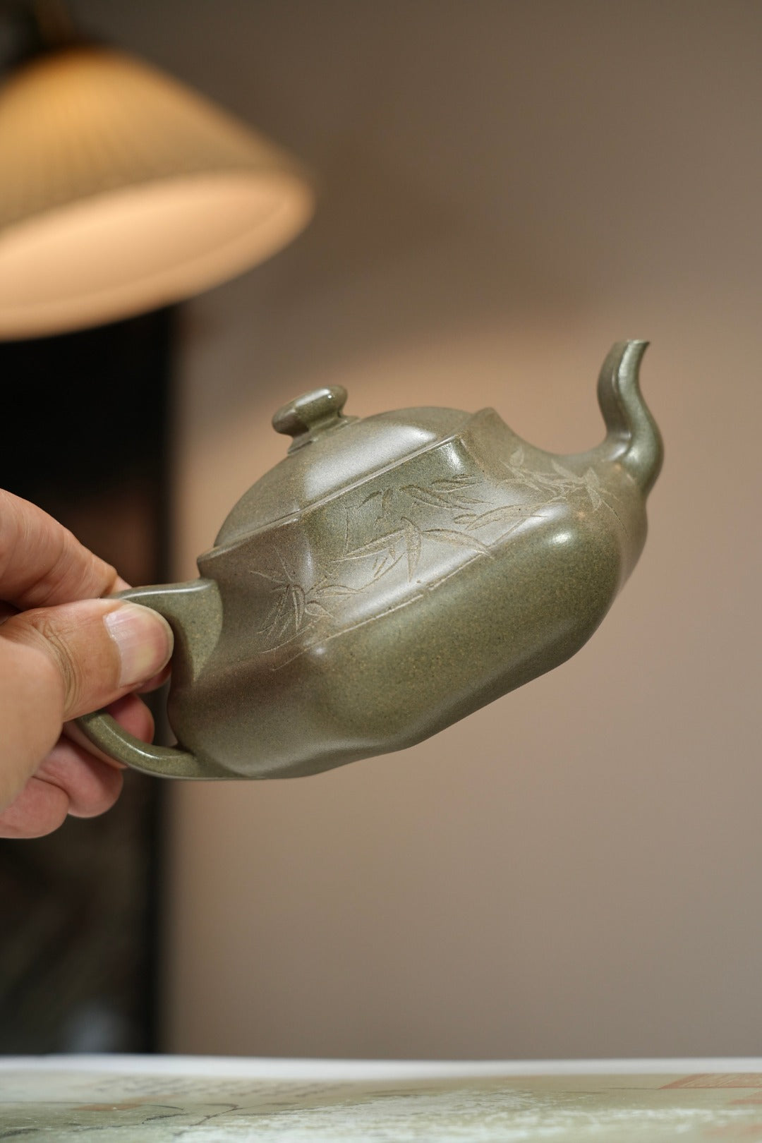 紫砂界80后方器标杆·耿浩巅峰臻品《闲者六方壶》礼藏传世，未来可期！甄选原矿优质松花青段·260cc
