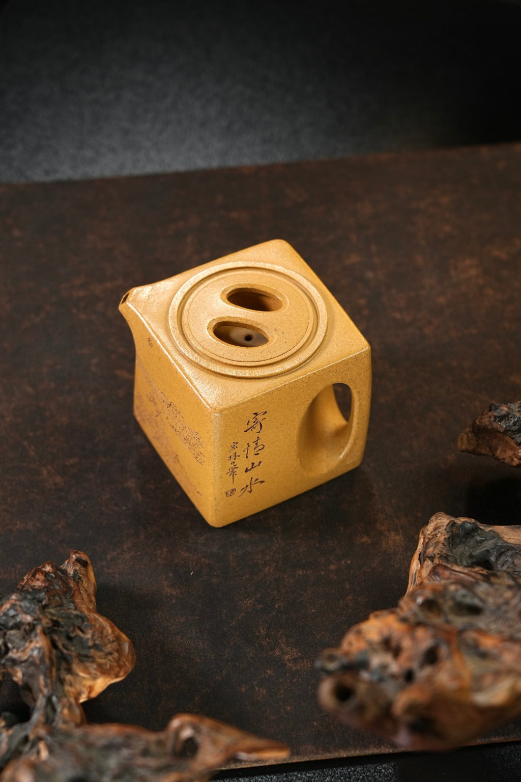 紫砂界80后方器标杆·耿浩～陈宏林联诀金奖重器《阳羡四方壶》礼藏传世，未来可期！甄选原矿优质黄金段·300cc
