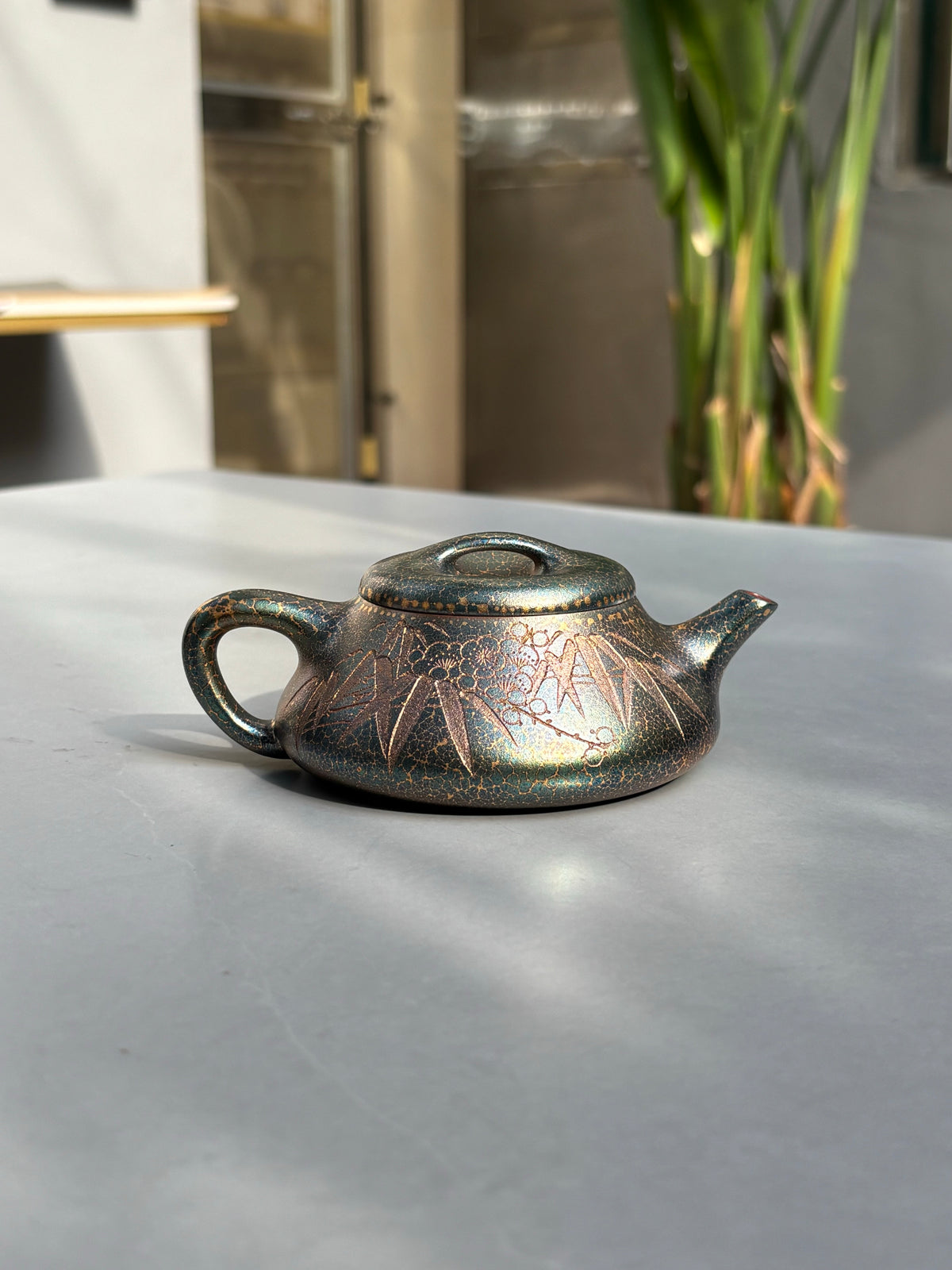 中国紫砂界当代梅王·朱炳浩(石陶）本工巅峰臻品《暗香石瓢》——原矿优质底槽清·120cc（黄金贝壳烧） ——任淦庭大师高徒｜朱炳浩（石陶）之作