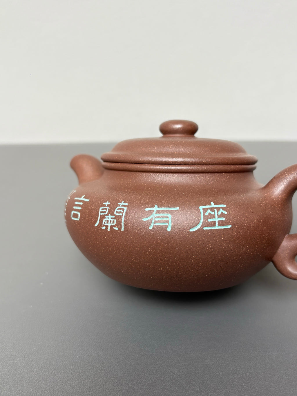 中国紫砂界当代梅王·朱炳浩(石陶）本工巅峰臻品《大亨仿古壶》——原矿优质紫玉金砂·280cc ——任淦庭大师高徒｜朱炳浩（石陶）之作