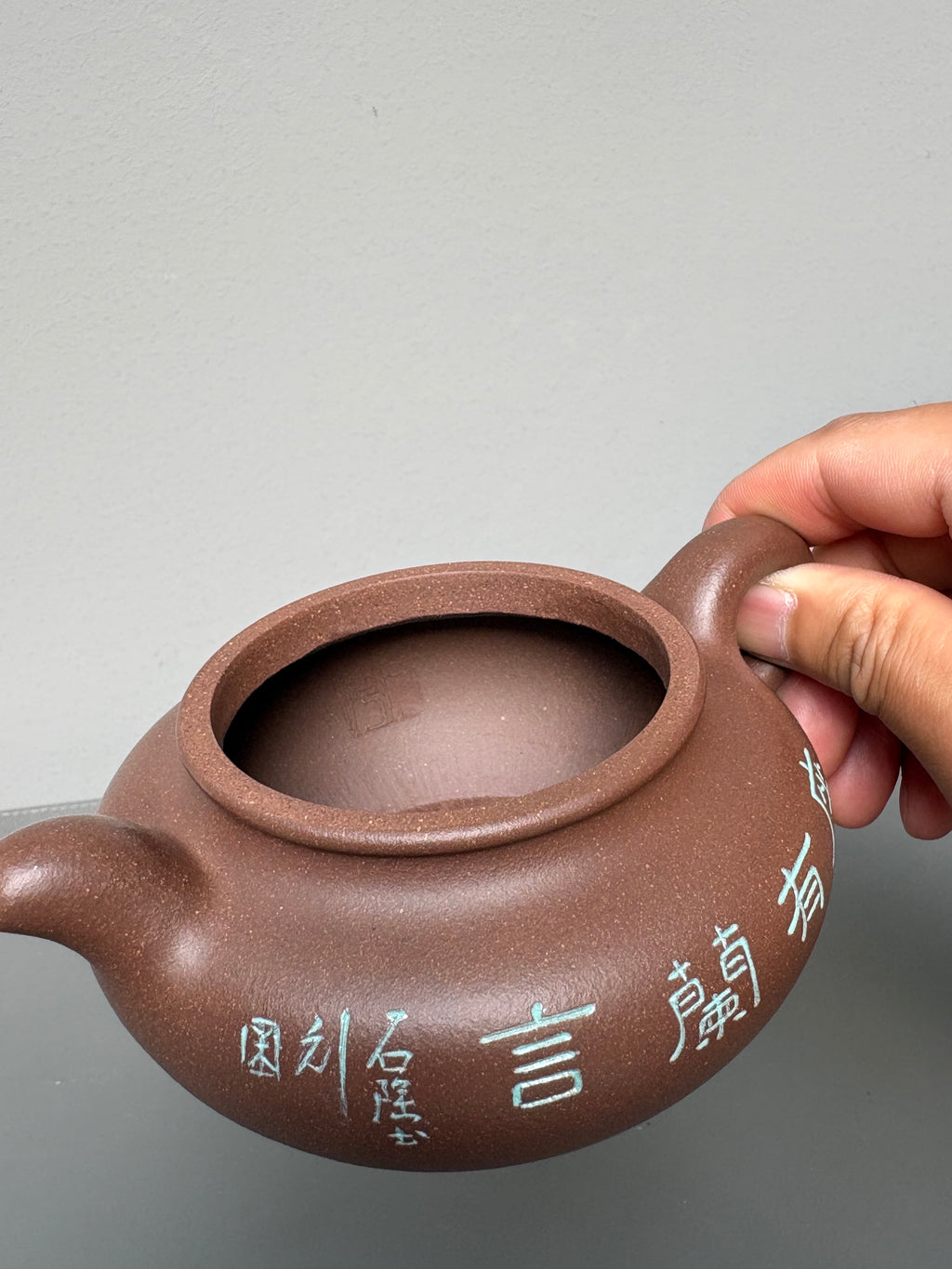 中国紫砂界当代梅王·朱炳浩(石陶）本工巅峰臻品《大亨仿古壶》——原矿优质紫玉金砂·280cc ——任淦庭大师高徒｜朱炳浩（石陶）之作