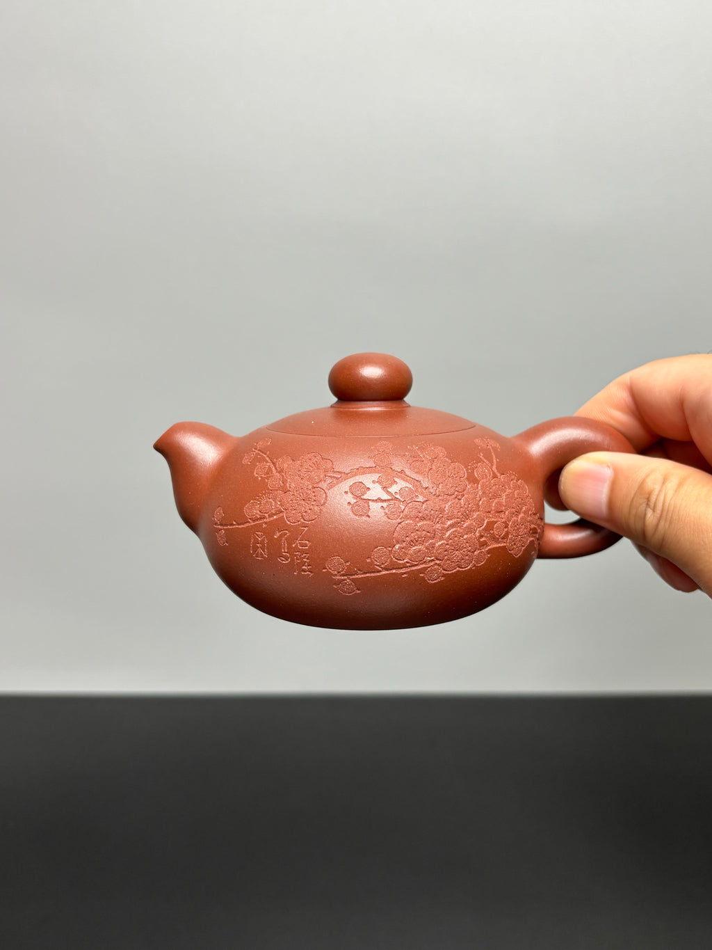 中国紫砂界当代梅王·朱炳浩(石陶）本工巅峰臻品《玉珠壶》——原矿优质底槽清·220cc ——任淦庭大师高徒｜朱炳浩（石陶）之作