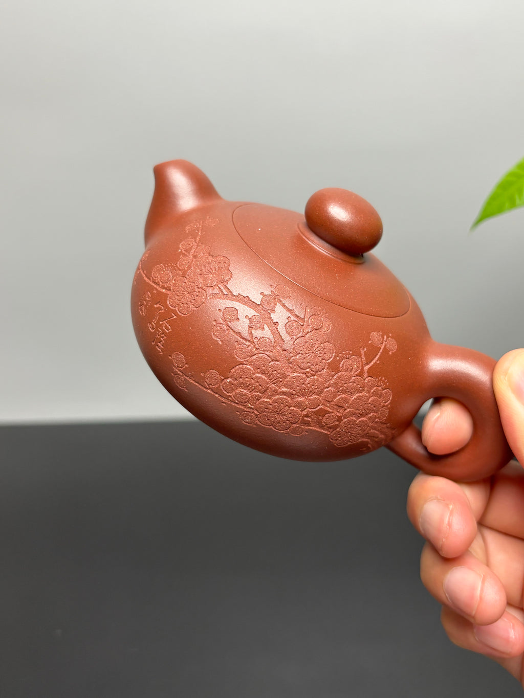中国紫砂界当代梅王·朱炳浩(石陶）本工巅峰臻品《玉珠壶》——原矿优质底槽清·220cc ——任淦庭大师高徒｜朱炳浩（石陶）之作