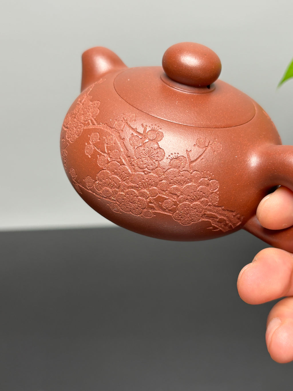 中国紫砂界当代梅王·朱炳浩(石陶）本工巅峰臻品《玉珠壶》——原矿优质底槽清·220cc ——任淦庭大师高徒｜朱炳浩（石陶）之作