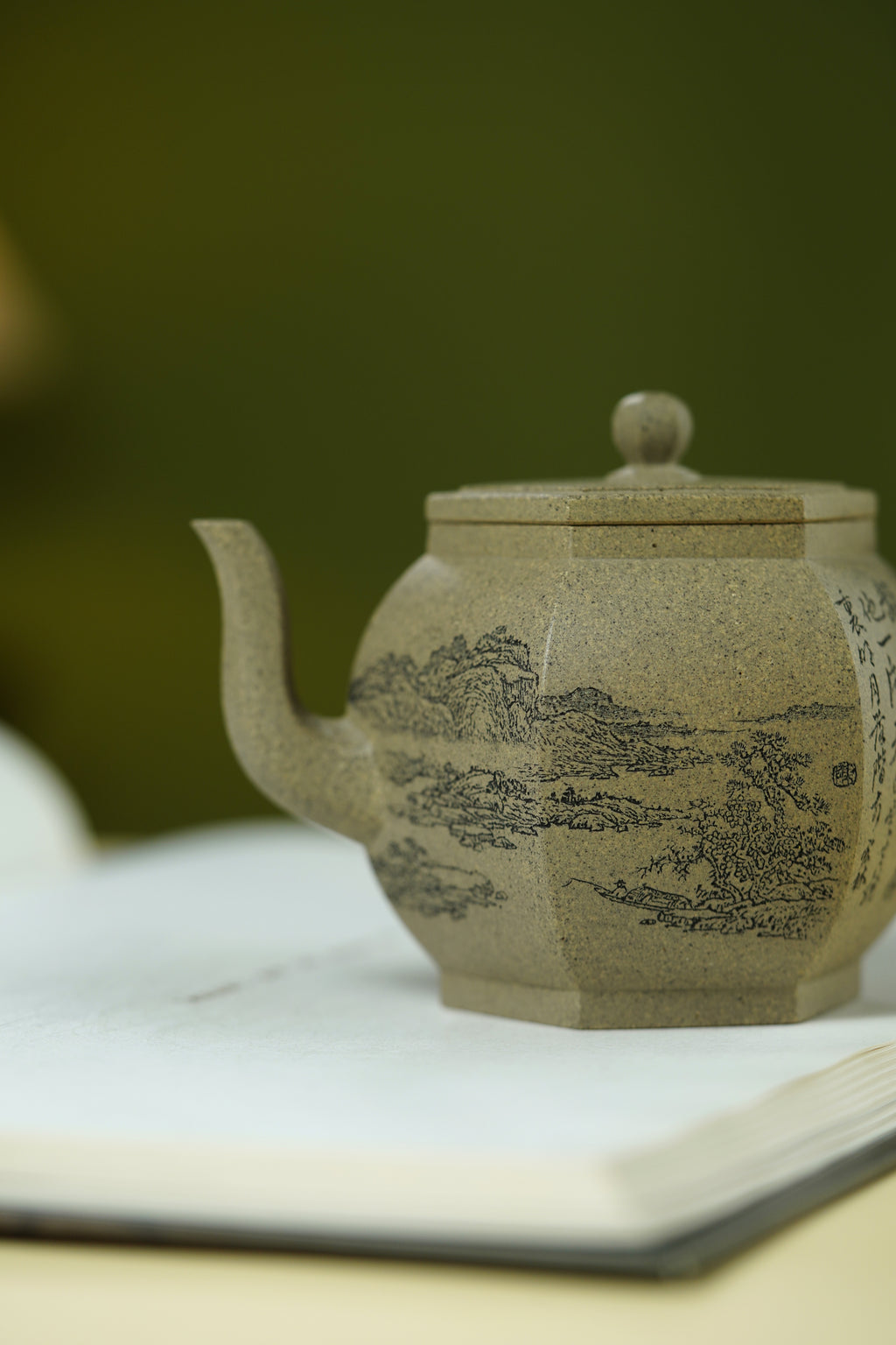 紫砂界山水陶刻标杆｜陈宏林大师传世巅峰臻品【六方宫灯壶】——原矿优质芝麻段·300cc ——紫砂山水陶刻天花板·陈宏林亲工