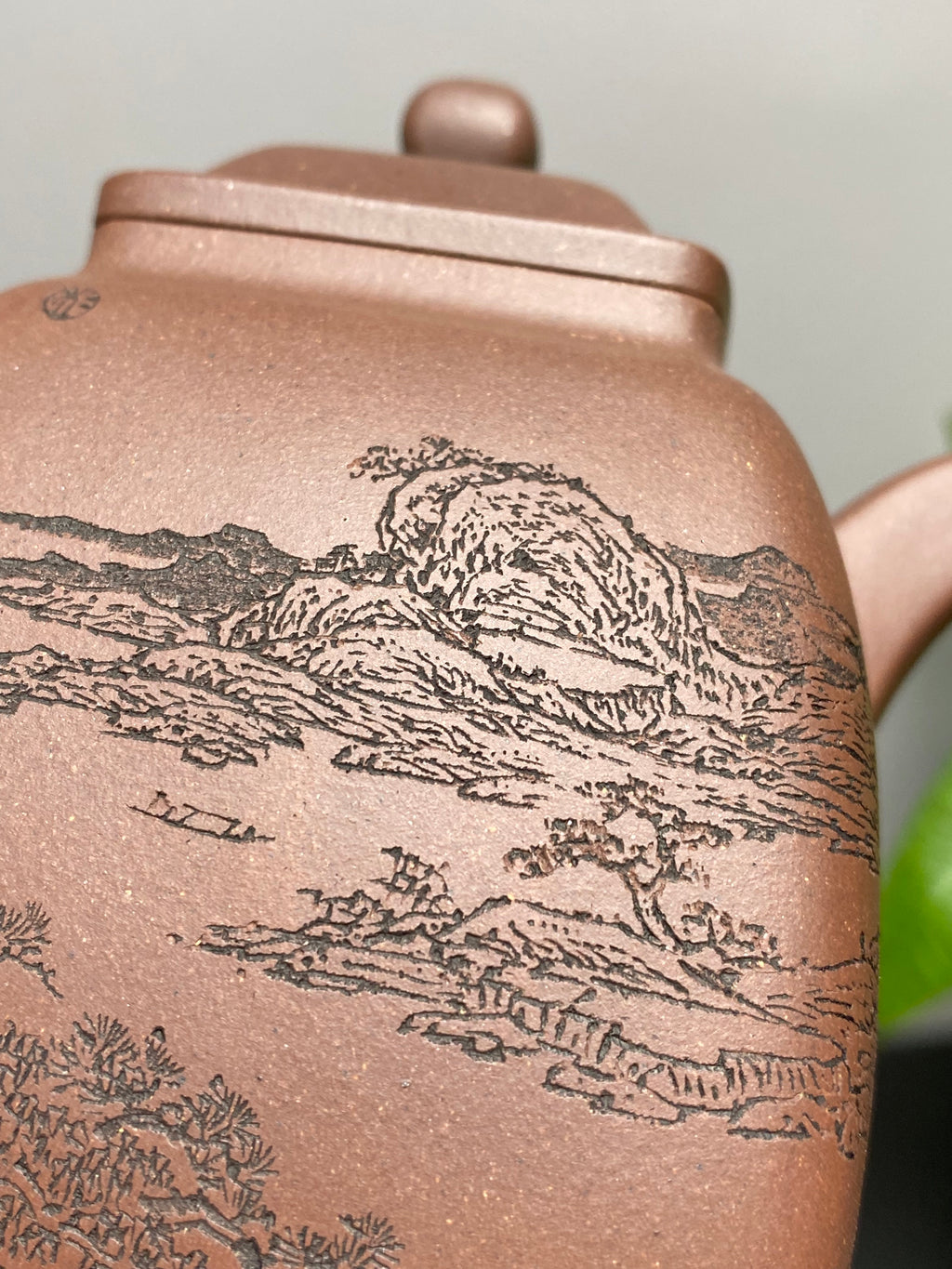 紫砂界山水陶刻标杆｜陈宏林大师传世巅峰臻品【汉方壶】收藏送礼·双绝重器! ——原矿优质老紫泥·260cc ——紫砂山水陶刻天花板·陈宏林亲工