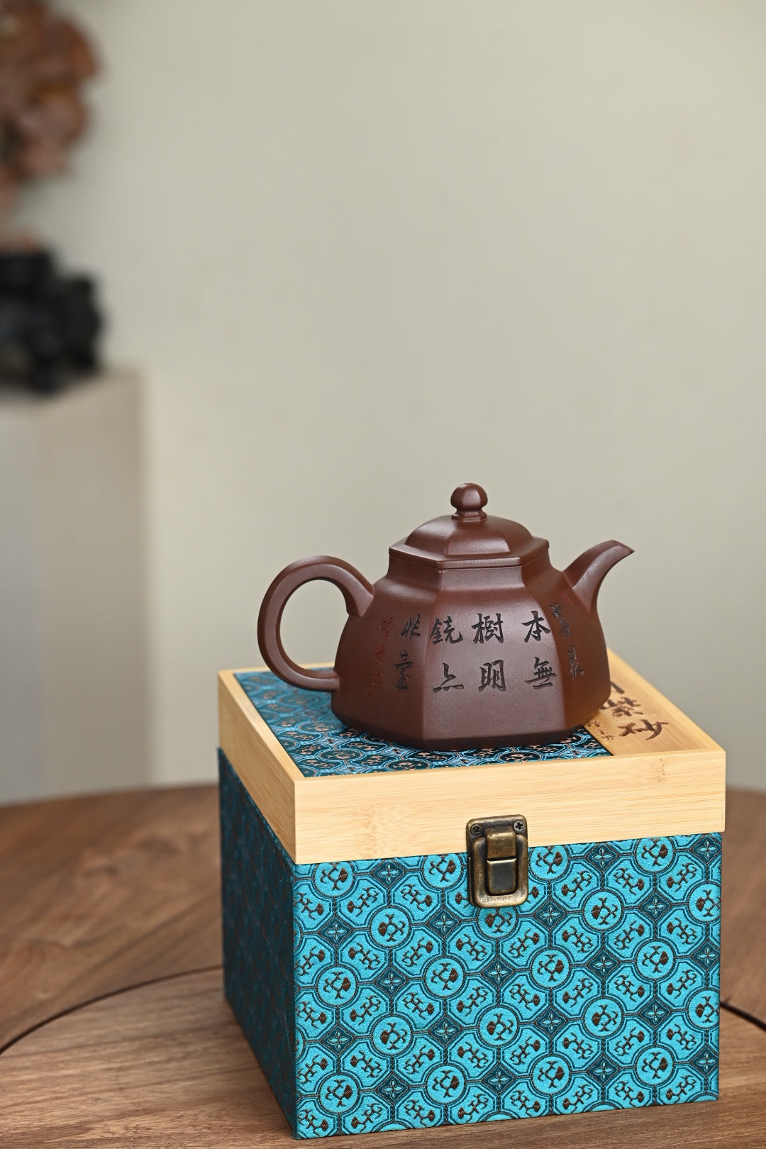 新品· 『六方菩提』 底槽清·容量460cc·10孔出水·史志洪，国大师徐汉棠女婿，徐门紫砂第四代传人，国家级高级工艺美术师