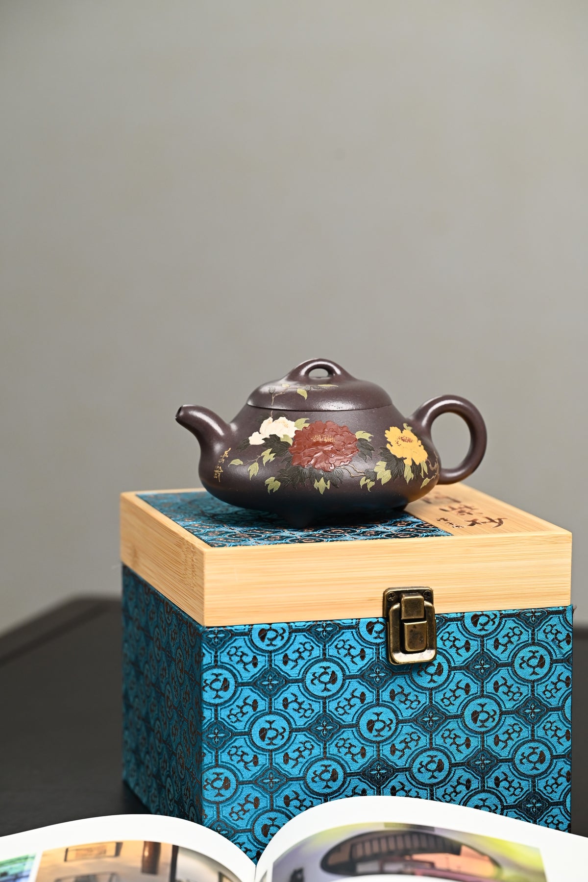 『汉棠石瓢』 高温天青·容量350cc·14孔出水·史志洪  史志洪，国大师徐汉棠女婿，徐门紫砂第四代传人，国家级高级工艺美术师