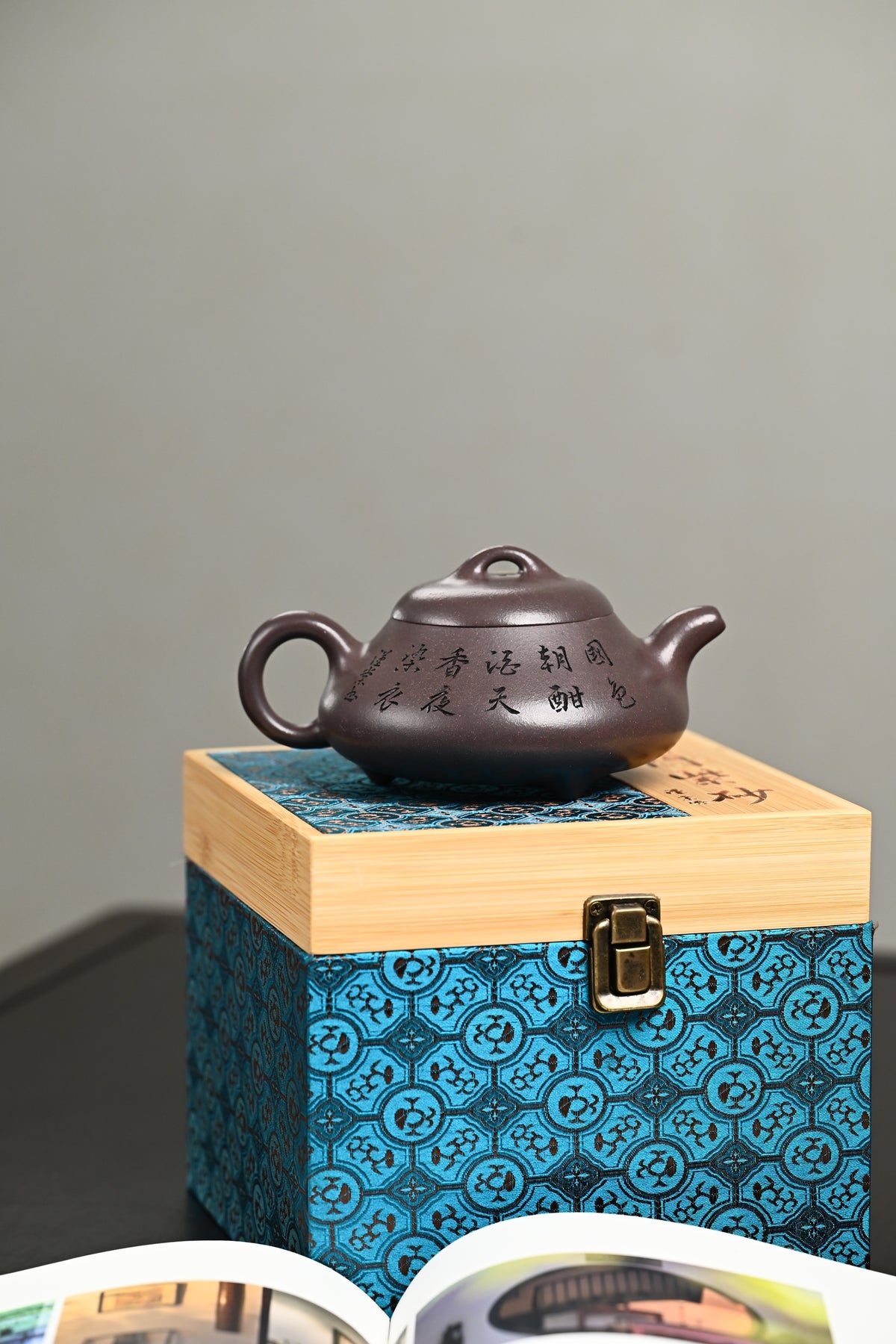 『汉棠石瓢』 高温天青·容量350cc·14孔出水·史志洪  史志洪，国大师徐汉棠女婿，徐门紫砂第四代传人，国家级高级工艺美术师
