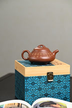 『汉棠石瓢』 一厂文革泥·容量300cc·14孔出水·史志洪  史志洪，国大师徐汉棠女婿，徐门紫砂第四代传人，国家级高级工艺美术师