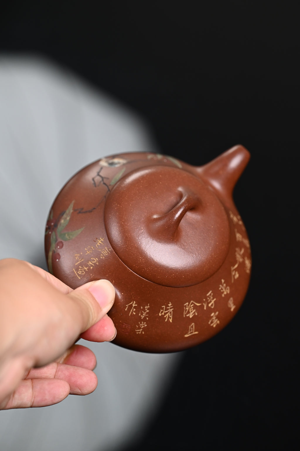 『汉棠石瓢』 一厂文革泥·容量300cc·14孔出水·史志洪  史志洪，国大师徐汉棠女婿，徐门紫砂第四代传人，国家级高级工艺美术师