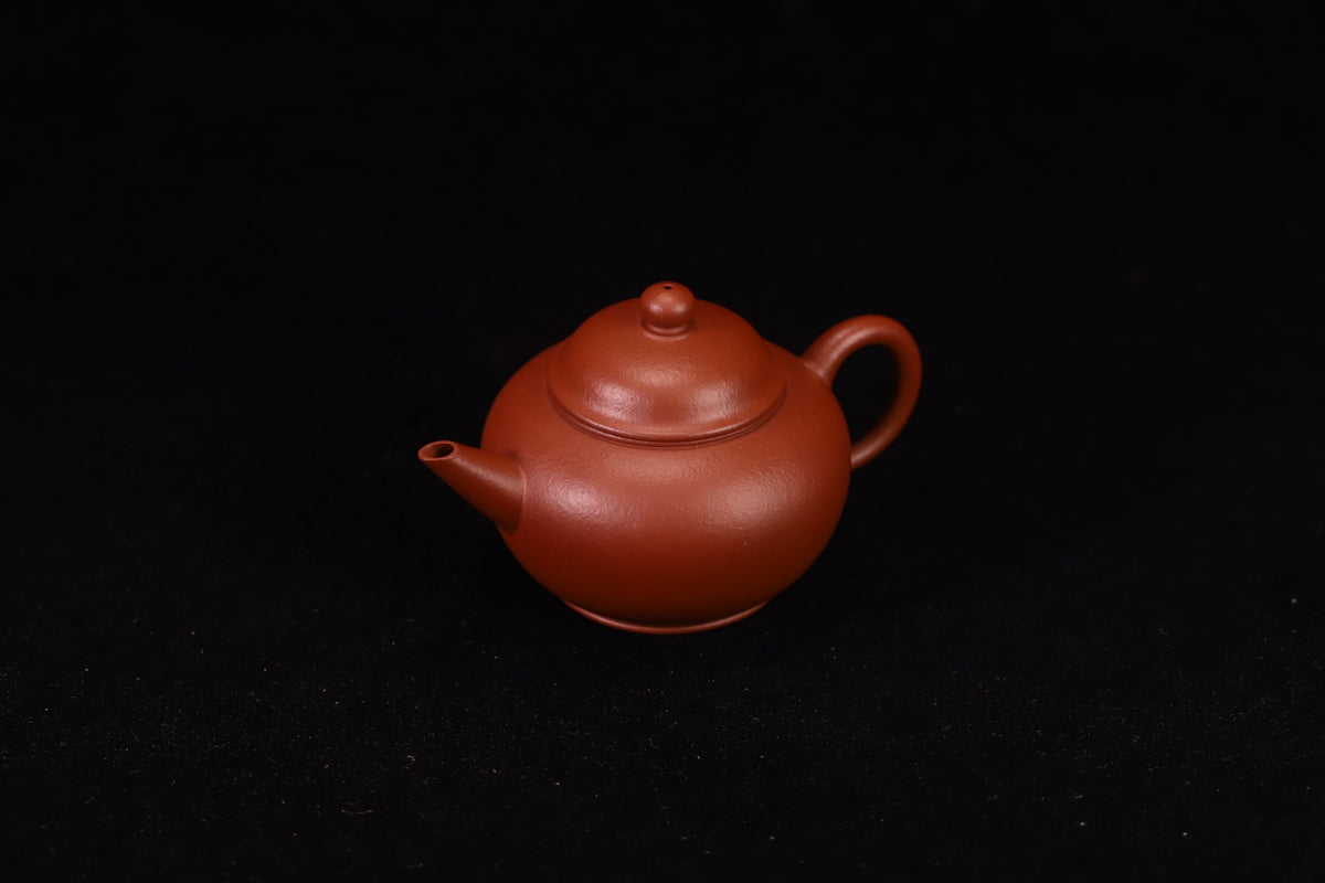 水平壶，原矿老朱泥，全手工制，容量125cc，内推7孔出水  作者：实力派陶手周云如