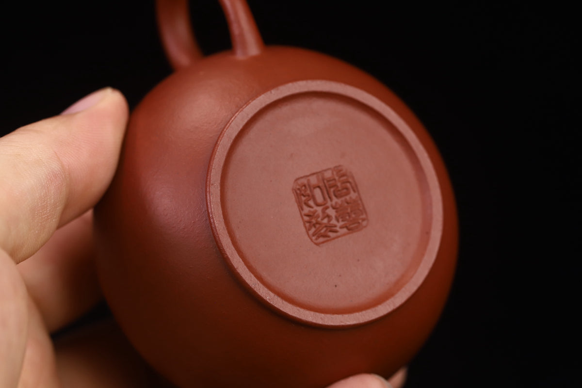 水平壶，原矿老朱泥，全手工制，容量125cc，内推7孔出水  作者：实力派陶手周云如