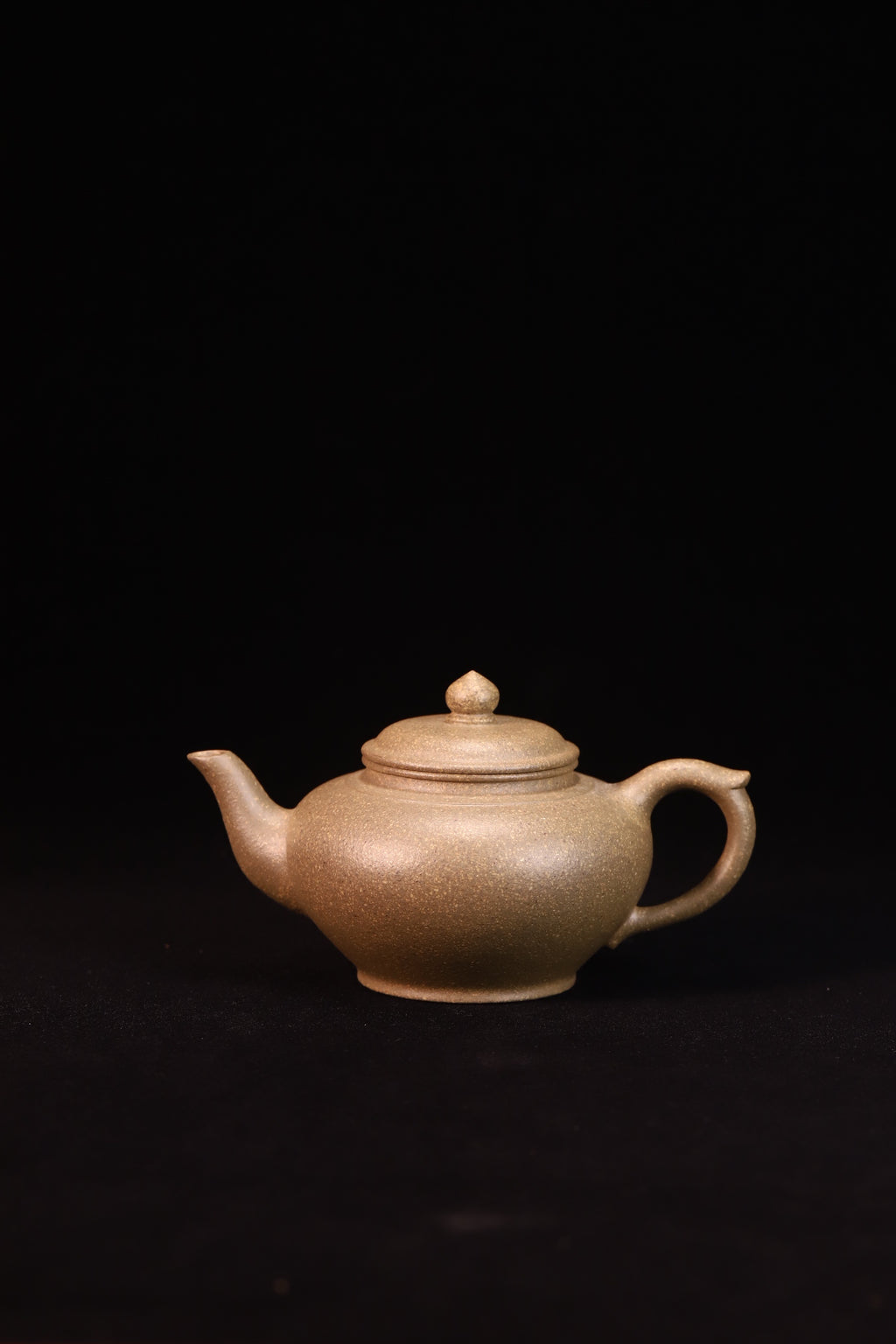 笑樱·精品 内推出水孔 /容量230cc/极品原矿老青段  作者：实力派陶手丁美荣
