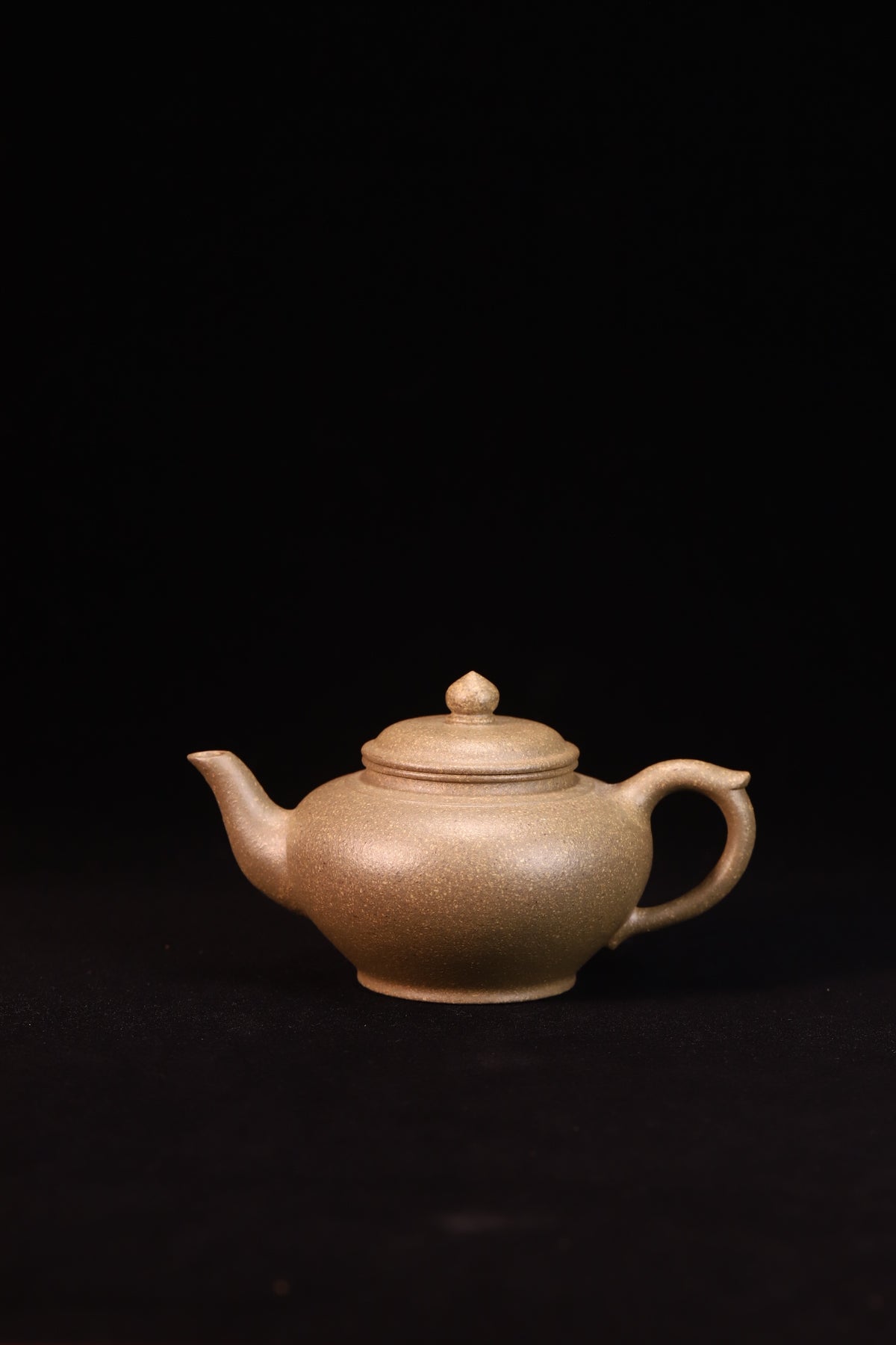 笑樱·精品 内推出水孔 /容量230cc/极品原矿老青段  作者：实力派陶手丁美荣