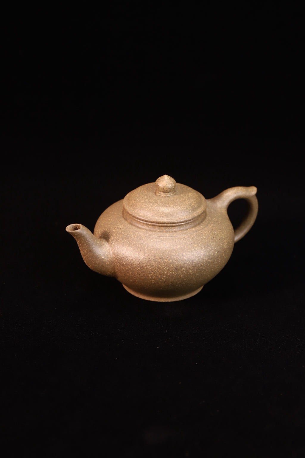 笑樱·精品 内推出水孔 /容量230cc/极品原矿老青段  作者：实力派陶手丁美荣