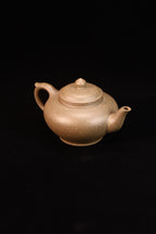 笑樱·精品 内推出水孔 /容量230cc/极品原矿老青段  作者：实力派陶手丁美荣