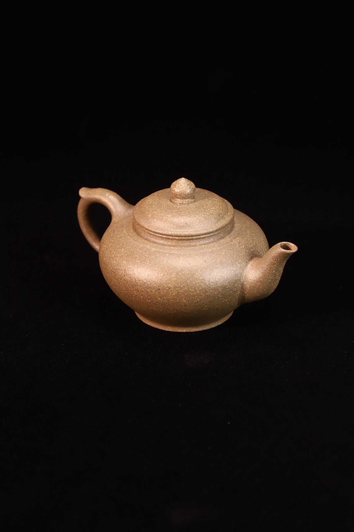 笑樱·精品 内推出水孔 /容量230cc/极品原矿老青段  作者：实力派陶手丁美荣