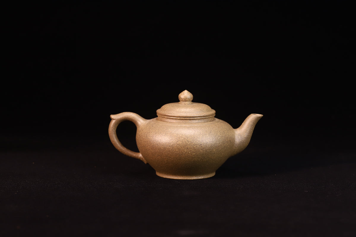 笑樱·精品 内推出水孔 /容量230cc/极品原矿老青段  作者：实力派陶手丁美荣