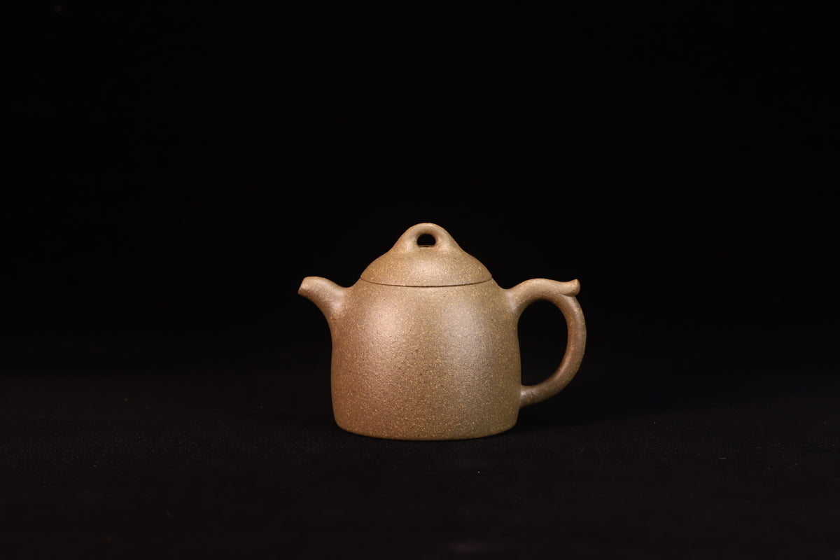 秦权·精品 内推出水孔/容量240cc/极品原矿老青段  作者：实力派陶手丁美荣
